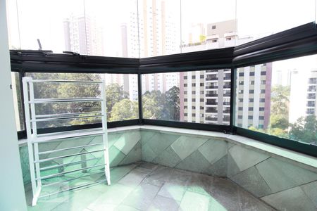 Apartamento à venda com 300m², 4 quartos e 4 vagasVaranda