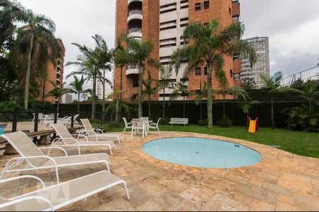 Apartamento à venda com 198m², 4 quartos e 3 vagas Apartamento à venda com 198m², 4 quartos e 3 vagasPiscina