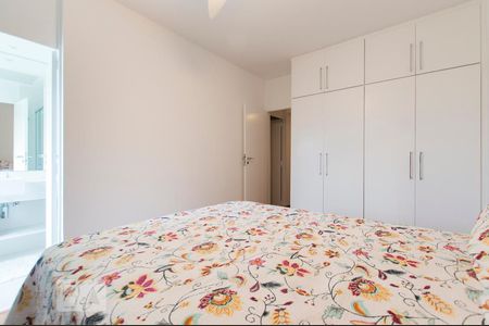 Apartamento à venda com 198m², 4 quartos e 3 vagas Apartamento à venda com 198m², 4 quartos e 3 vagasSuíte