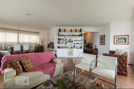 Apartamento à venda com 198m², 4 quartos e 3 vagas Apartamento à venda com 198m², 4 quartos e 3 vagasSala