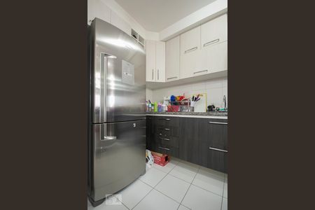 Cozinha de apartamento para alugar com 2 quartos, 67m² em Vila Firmiano Pinto, São Paulo