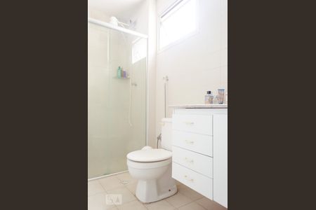 Banheiro de apartamento para alugar com 1 quarto, 50m² em Centro, Campinas