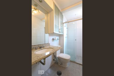 Apartamento à venda com 127m², 4 quartos e 3 vagasBanheiro da suíte 1