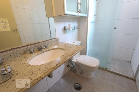 Apartamento à venda com 127m², 4 quartos e 3 vagasBanheiro da suíte 1