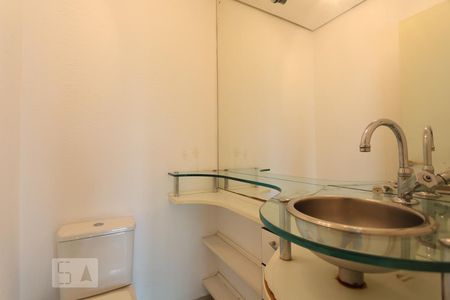 Lavabo de apartamento para alugar com 4 quartos, 127m² em Vila Suzana, São Paulo