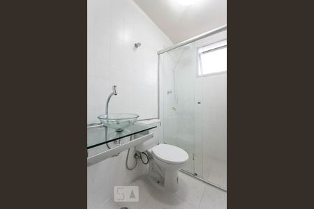 Banheiro de apartamento para alugar com 1 quarto, 48m² em Jardim das Acácias, São Paulo