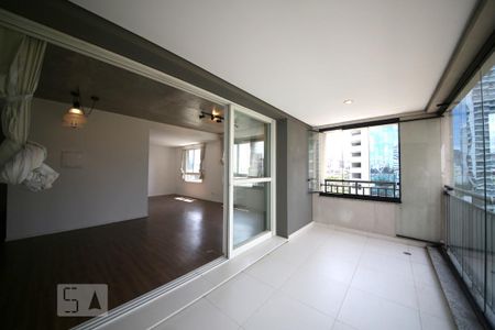 Varanda de kitnet/studio à venda com 1 quarto, 62m² em Cidade Monções, São Paulo
