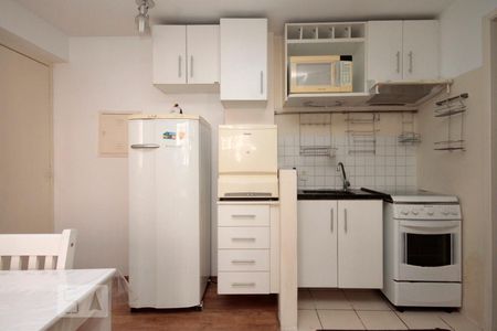 Cozinha de apartamento para alugar com 1 quarto, 38m² em Santa Cecília, São Paulo