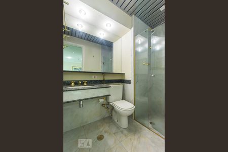 Banheiro de apartamento para alugar com 1 quarto, 37m² em Jardim Paulista, São Paulo
