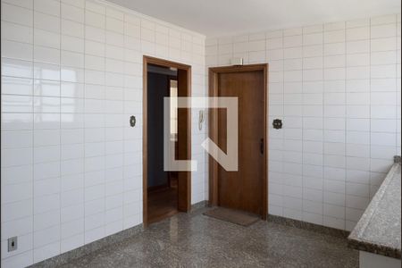 Apartamento à venda com 200m², 3 quartos e 2 vagasCozinha