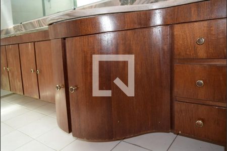 Apartamento à venda com 200m², 3 quartos e 2 vagasBanheiro