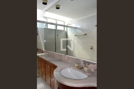 Apartamento à venda com 200m², 3 quartos e 2 vagasBanheiro