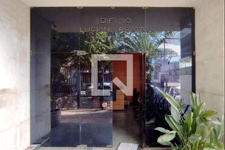 Apartamento à venda com 200m², 3 quartos e 2 vagasEntrada do edifício