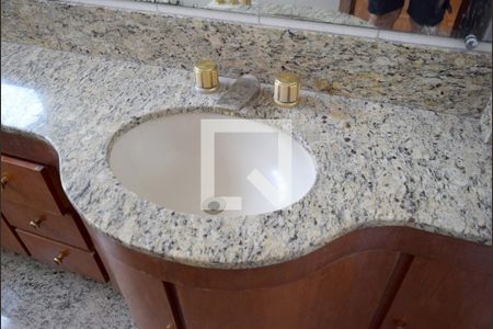 Apartamento à venda com 200m², 3 quartos e 2 vagasBanheiro da Suíte