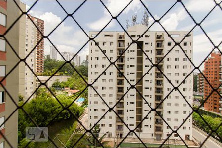 Vista da sala e quarto de apartamento para alugar com 2 quartos, 67m² em Vila Suzana, São Paulo