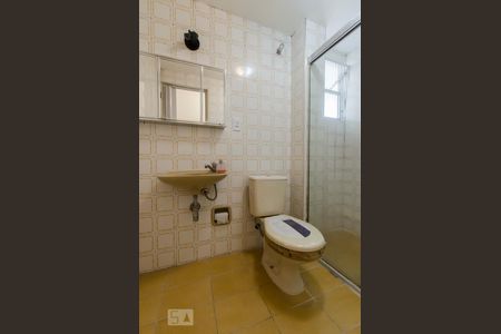 Banheiro de apartamento para alugar com 2 quartos, 67m² em Vila Suzana, São Paulo