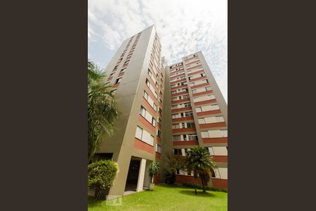 Apartamento para alugar com 67m², 2 quartos e 1 vagaFachada