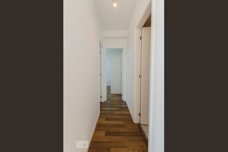 Corredor de apartamento à venda com 2 quartos, 51m² em Vila Andrade, São Paulo