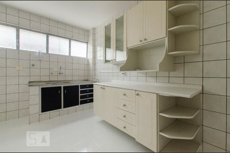 Apartamento para alugar com 90m², 2 quartos e 2 vagas Apartamento para alugar com 90m², 2 quartos e 2 vagasCozinha