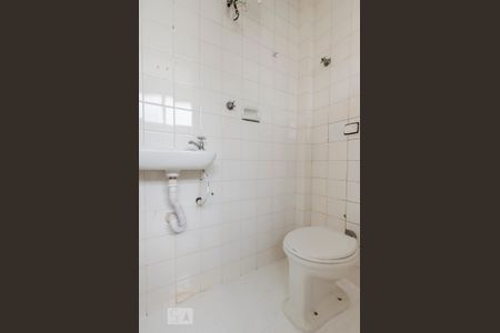 Apartamento para alugar com 90m², 2 quartos e 2 vagas Apartamento para alugar com 90m², 2 quartos e 2 vagasBanheiro de serviço