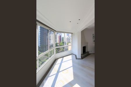 Apartamento à venda com 138m², 3 quartos e 3 vagas Apartamento à venda com 138m², 3 quartos e 3 vagasVaranda da sala