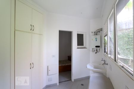 Apartamento à venda com 138m², 3 quartos e 3 vagas Apartamento à venda com 138m², 3 quartos e 3 vagasÁrea de serviço