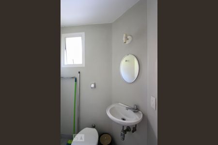 Apartamento à venda com 138m², 3 quartos e 3 vagas Apartamento à venda com 138m², 3 quartos e 3 vagasBanheiro de serviço