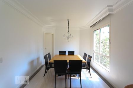 Apartamento à venda com 138m², 3 quartos e 3 vagas Apartamento à venda com 138m², 3 quartos e 3 vagasSala