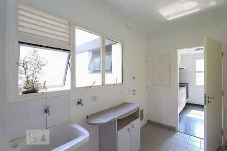 Apartamento à venda com 138m², 3 quartos e 3 vagas Apartamento à venda com 138m², 3 quartos e 3 vagasÁrea de serviço