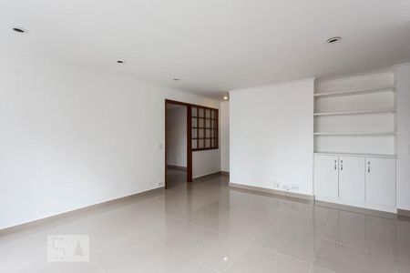 Sala de Apartamento com 3 quartos, 109m² Moema