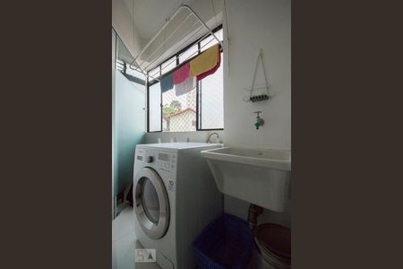 Apartamento à venda com 80m², 2 quartos e 1 vagaÁrea Serviço