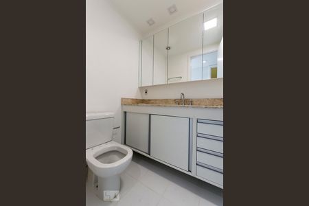 Banheiro de apartamento à venda com 2 quartos, 128m² em Jardim Leonor, São Paulo