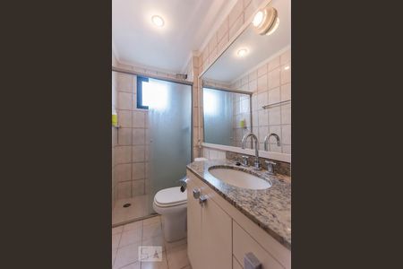 Banheiro Suite de apartamento para alugar com 2 quartos, 91m² em Vila Madalena, São Paulo