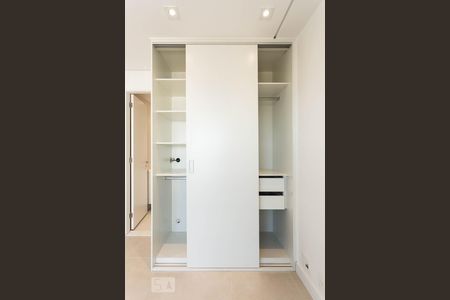 Apartamento para alugar com 33m², 1 quarto e 1 vaga Apartamento para alugar com 33m², 1 quarto e 1 vagaSuíte
