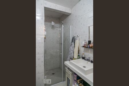 Banheiro de apartamento para alugar com 1 quarto, 48m² em Cambuci, São Paulo