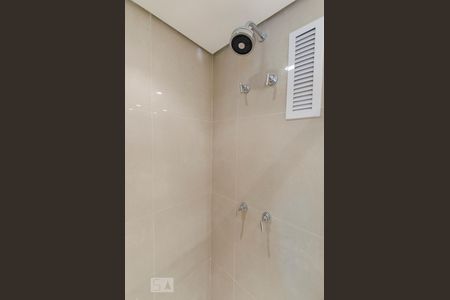 Banheiro da suíte de apartamento à venda com 3 quartos, 240m² em Jardim das Acácias, São Paulo