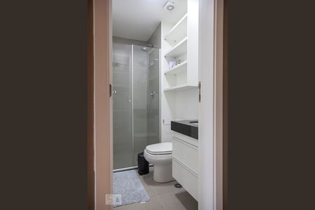 Banheiro de apartamento para alugar com 1 quarto, 28m² em Perdizes, São Paulo