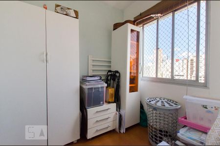 Quarto de serviço de apartamento para alugar com 2 quartos, 65m² em Pinheiros, São Paulo