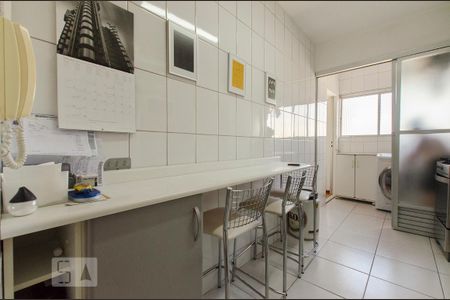Cozinha de apartamento para alugar com 2 quartos, 65m² em Pinheiros, São Paulo