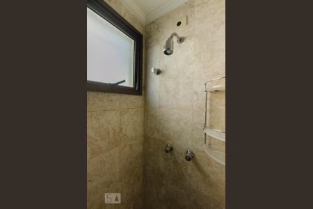 Detalhe do banheiro da suíte de apartamento à venda com 3 quartos, 148m² em Alphaville Industrial, Barueri