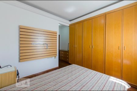Apartamento à venda com 148m², 3 quartos e 3 vagas Apartamento à venda com 148m², 3 quartos e 3 vagasSuíte 2