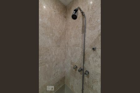 Apartamento à venda com 148m², 3 quartos e 3 vagas Apartamento à venda com 148m², 3 quartos e 3 vagasDetalhe do banheiro da suíte 2