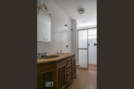 Banheiro de apartamento para alugar com 2 quartos, 80m² em Perdizes, São Paulo