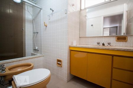 Banheiro da suite de apartamento para alugar com 3 quartos, 110m² em Pinheiros, São Paulo