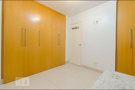 Quarto de apartamento à venda com 2 quartos, 90m² em Pinheiros, São Paulo