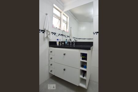 Banheiro (Armários) de apartamento para alugar com 2 quartos, 95m² em Vila Mariana, São Paulo