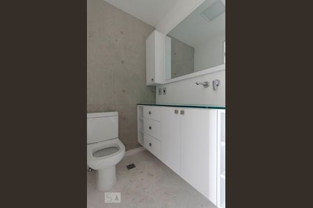 Banheiro de apartamento para alugar com 2 quartos, 70m² em Carandiru, São Paulo