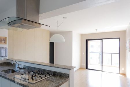 Sala com uma parte da cozinha americana de apartamento para alugar com 3 quartos, 67m² em Vila Regente Feijó, São Paulo