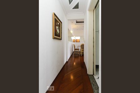 Corredor de entrada de apartamento à venda com 2 quartos, 70m² em Vila Regente Feijó, São Paulo