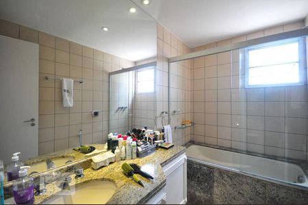 Apartamento para alugar com 227m², 3 quartos e 3 vagasbanheiro suíte 2